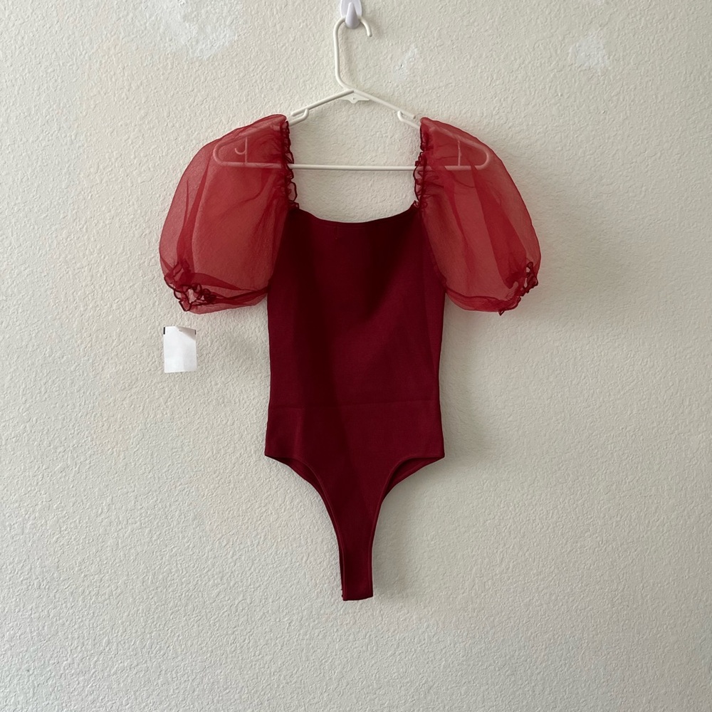 New ASTR The Label‎ Darling Mesh Puff Sleeve Bodysuit Size Medium - Picture 2 of 5